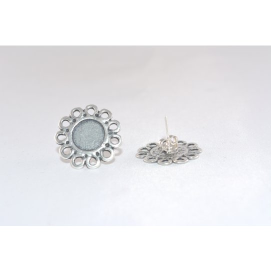 Boucles d'oreilles à clous en forme de fleur
