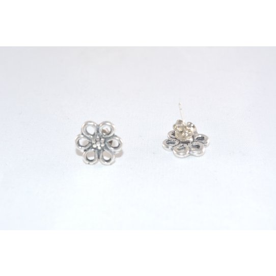 Boucles d'oreilles à clous en forme de fleur