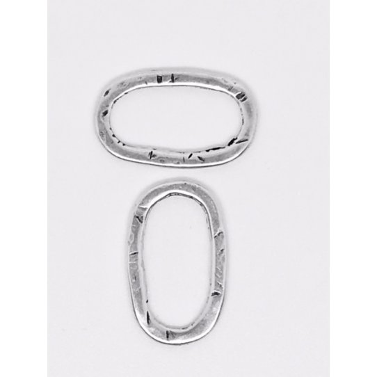 Cercle ovale plat martelé 26.50 x 16.50mm