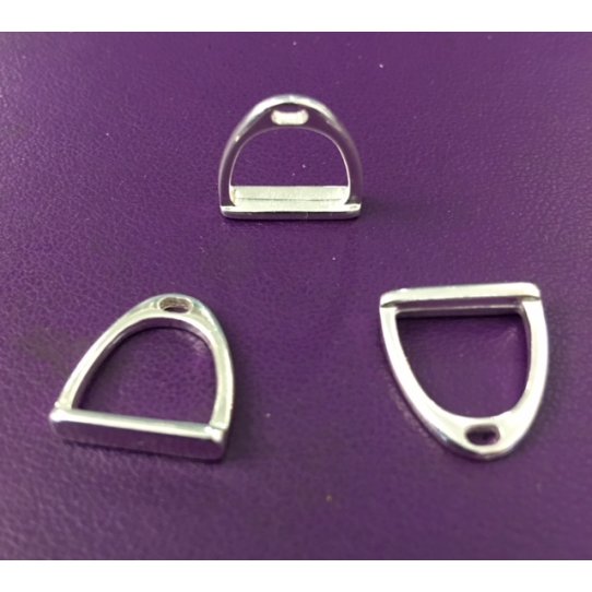 Pendant petit �trier, 14mm en  argent antique