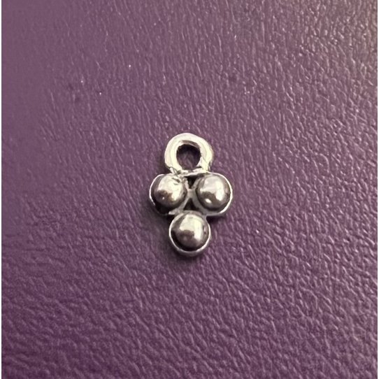 Petit grappe en pendant 11 x 7.5mm