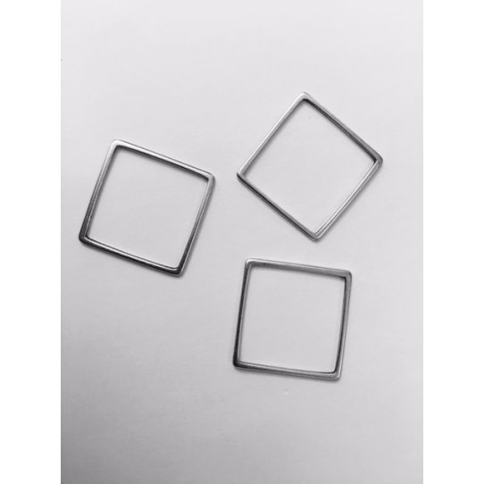 Square in interlayer