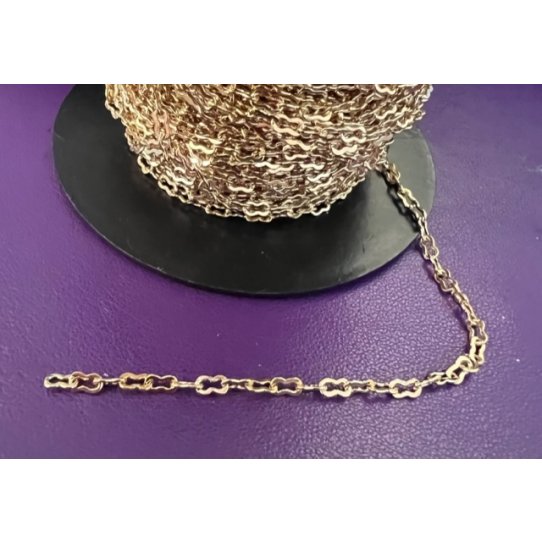 Chaine fine avec motif doré à l'or fin 24 carat en FR, 1 micron