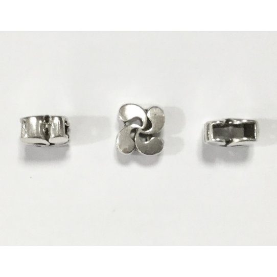 Passant croix  basque 5mm en étain plaqué argent