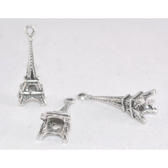 Pendant - the Eiffel Tower