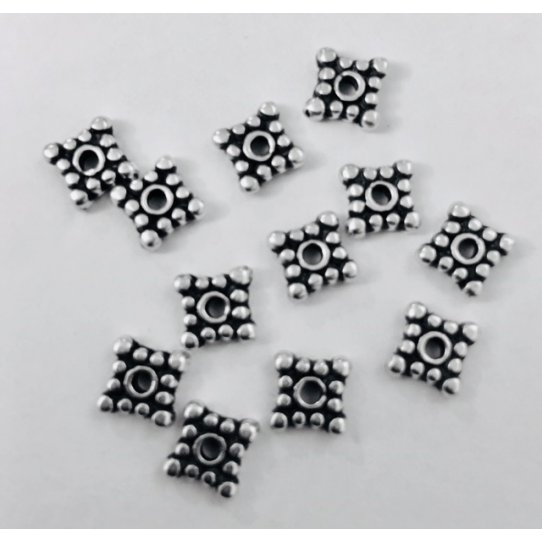 Petit intercalaire carré 6 x 6 mm