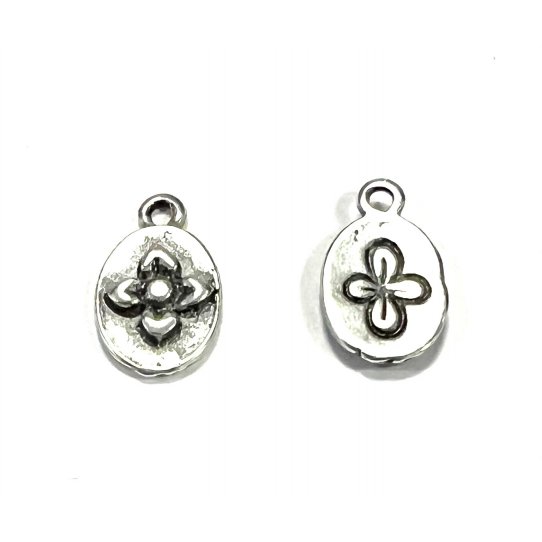 Petit pendant ovale double face avec motif fleur 10x8mm