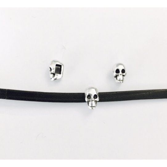 Tête de mort en passant 3mm argent ou doré