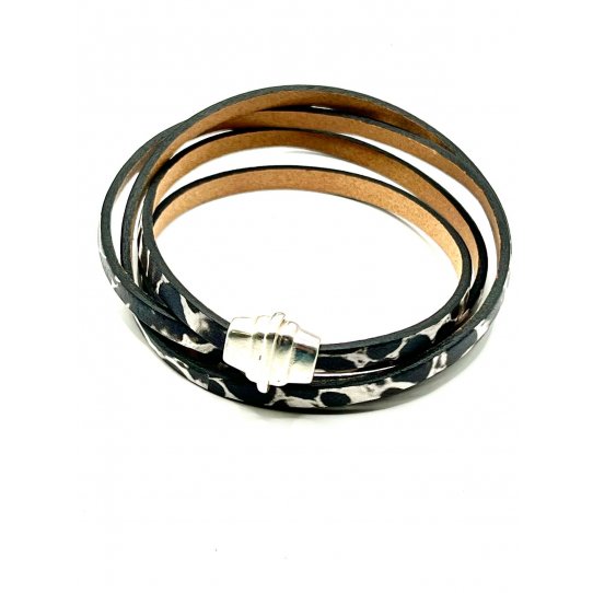 Pyramid shapped magnetic clasp for flat leather 5 mm-4colors