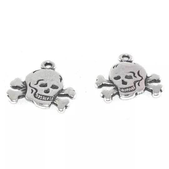 Pendant tête de mort avec os