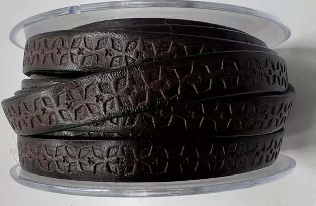 Cuir de veau marron foncé en 10mm avec motif incrusté