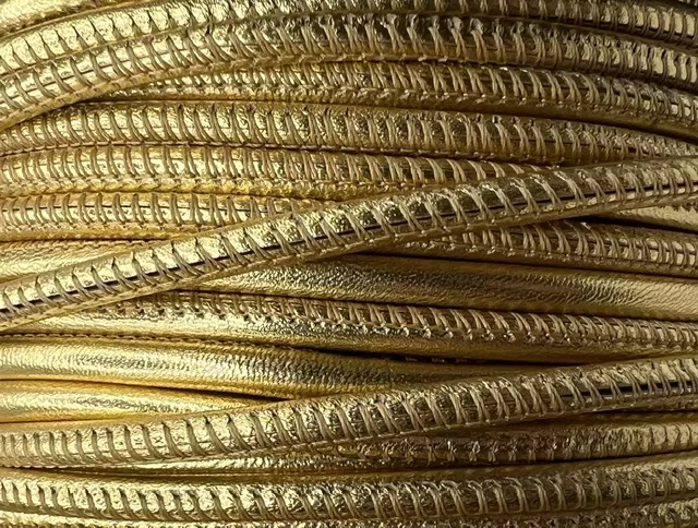 Cuir Nappa rond 4mm cousu doré