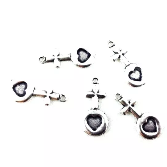 20 Pendants coeur avec symbole feminin