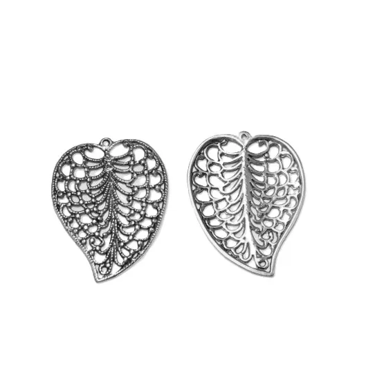 Pendant feuille ajourée