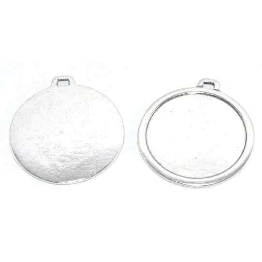 Pendant médaille en étain