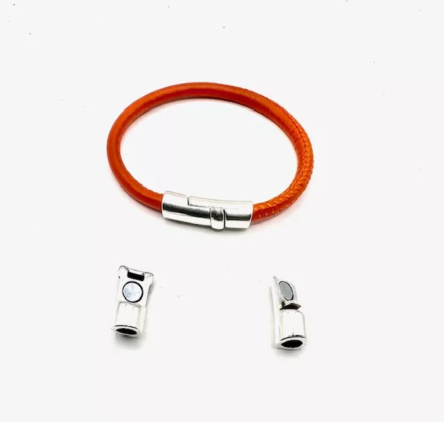 Fermoir aimanté pour cuir rond 5mm en zamac plaqué argent antique