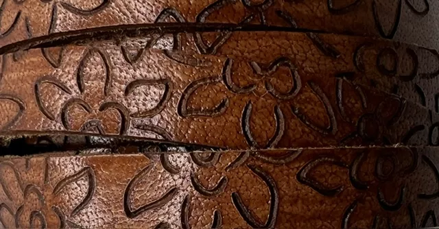 Cuir de veau en 10mm motif fleur