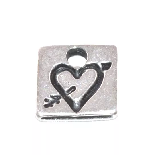 Pendant carré avec coeur gravé