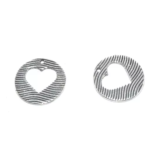 Pendant médaille rayé avec coeur au milieu