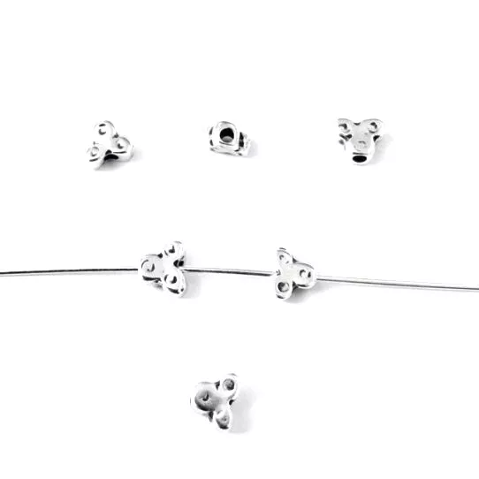 Petit intercalaire traversant