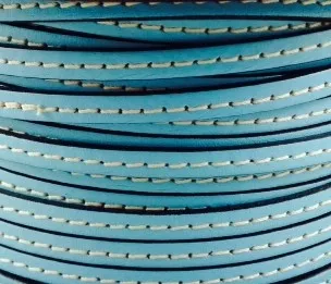 Cuir de veau cousu 5mm - Bleu ciel