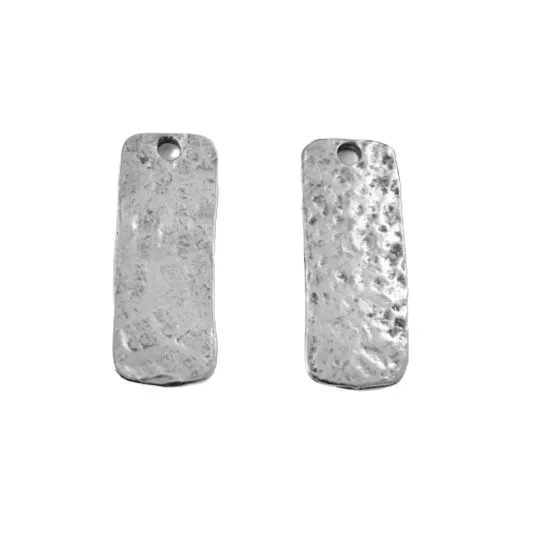 Pendant rectangulaire en étain martelé 21 x 8.5mm