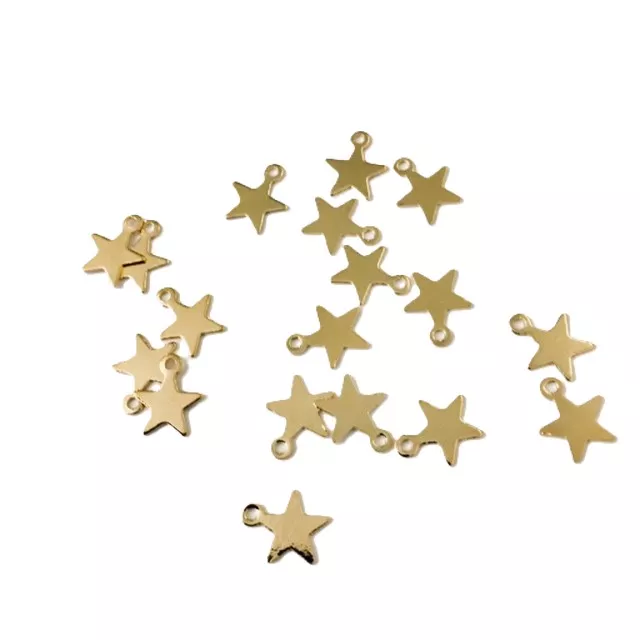 Petite étoile en laiton plaquée en France 10 microns ou doré à l'or fin 24 carat , 1 micron - Or