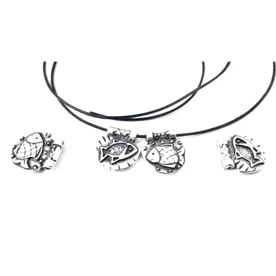 Pendant poisson double face, motifs différents