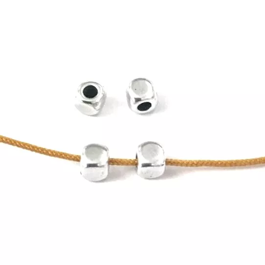 petit cube en intercalaire 3.40mm