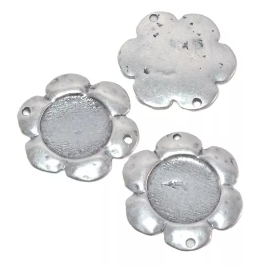 Fleur intercalaire avec 2 trous pour fimo, resine etc...