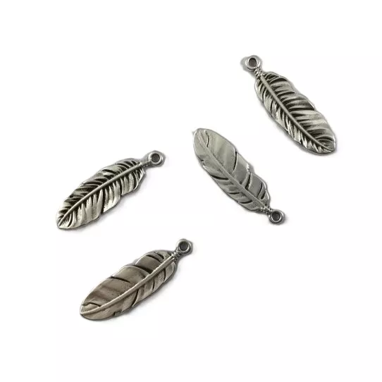 10 Plumes de grande taille en pendant