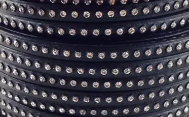 Cuir de veau avec véritable Swarovski 6mm- - Noir