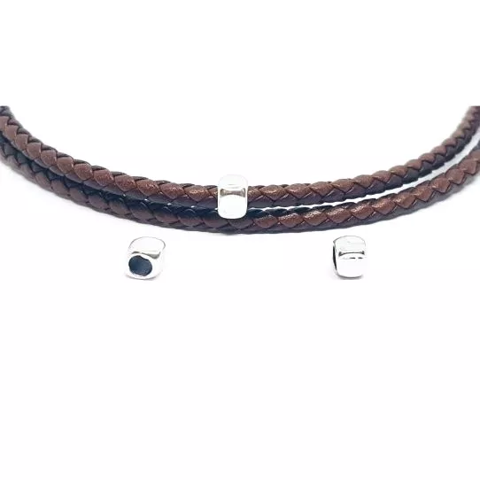 Perles cube trou diam 2.60mm