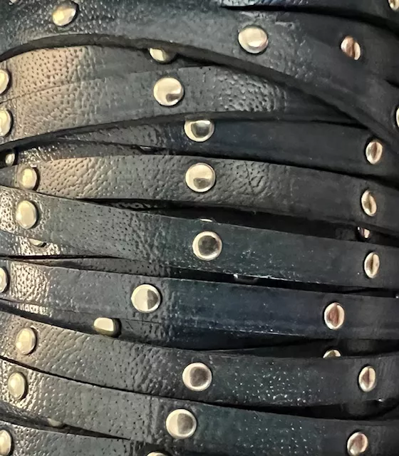 Cuir de veau clouté 5mm-NOUVELLES COULEURS - Bleu