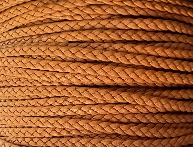 Cuir d'agneau tressé 3mm-qualité joallerie-NOUVELLES COULEURS - Camel