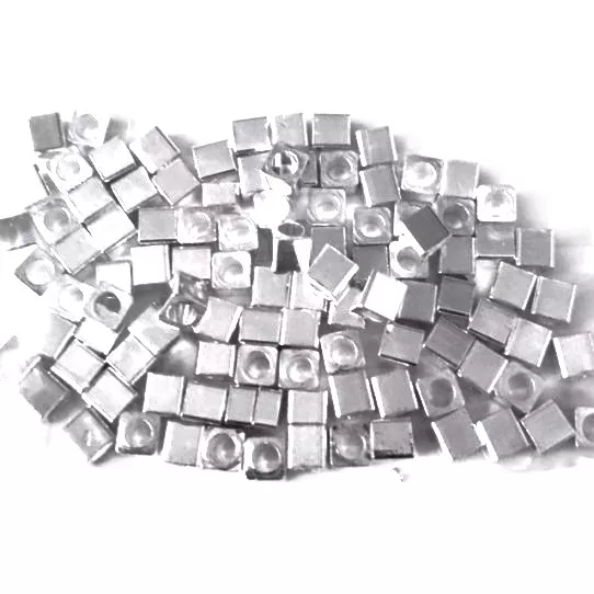 cube 3X3mm en laiton plaqué en France - Argent