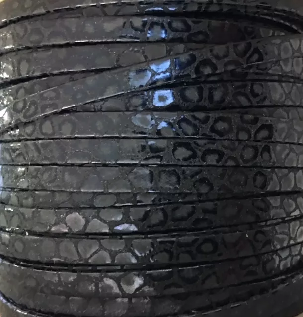 Cuir de chèvre 5mm avec motif-5 COULEURS - Bleu foncé