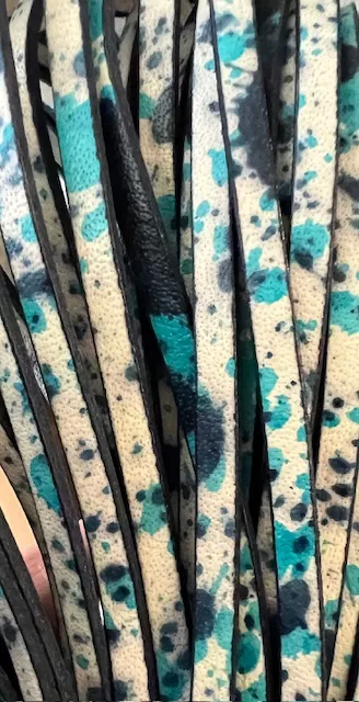 Cuir de veau Italien 5mm avec motif - Bleu turquoise