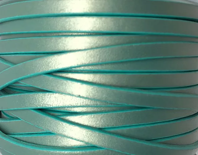 Cuir de veau nacrés 5mm - Vert d'eau