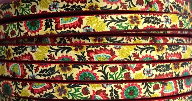 Cuir de veau imprimé; nouveaux modèles - moutarde