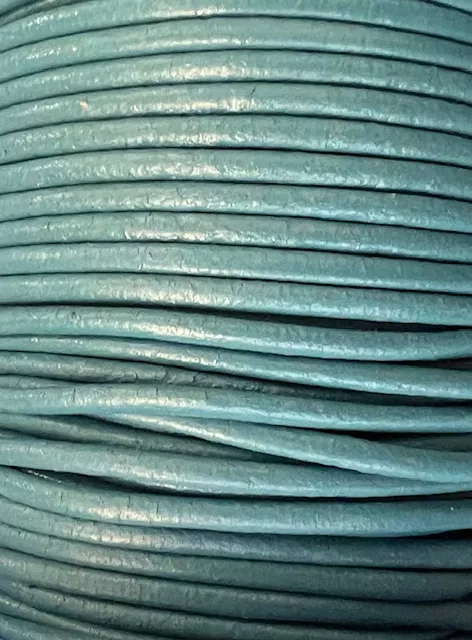 Cuir rond 2 mm couleurs pastel et métallisées - bleu canard