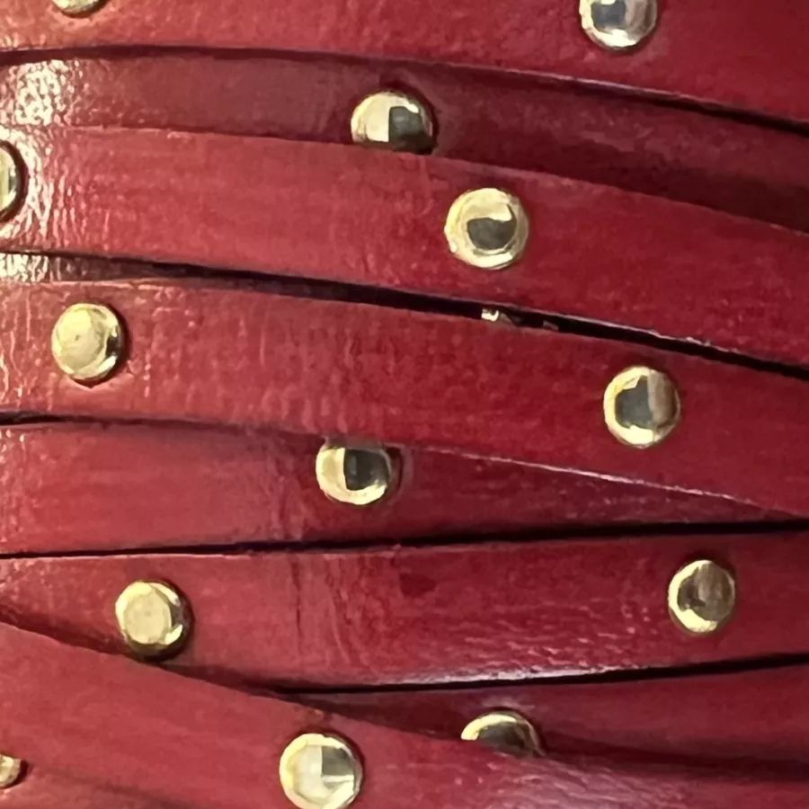 Cuir de veau clouté 5mm-NOUVELLES COULEURS - Rouge foncé