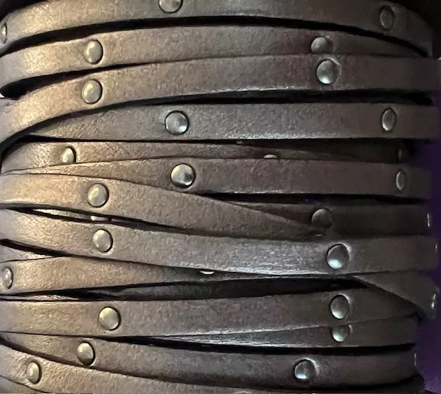 Cuir de veau clouté 5mm-NOUVELLES COULEURS - Argent antique