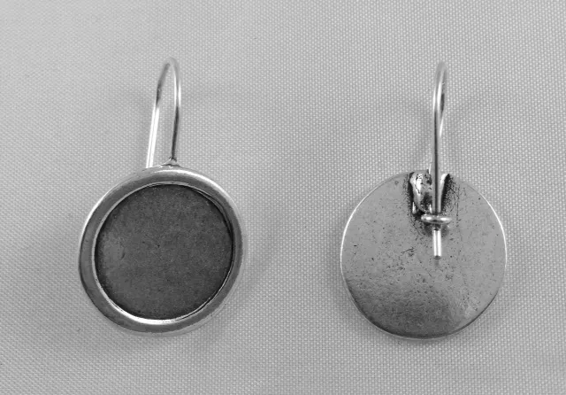 Boucles d'Oreilles Dormeuses en étain forme rond
