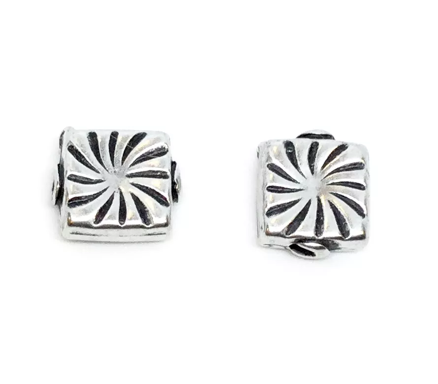 Intercalaire traversant pastille carrée 