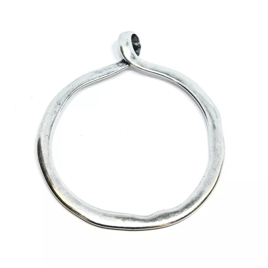 Grand cercle martelé en pendant