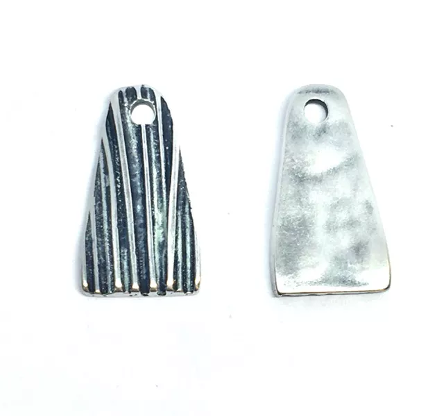 Pendant trapèze avec rainures 28x16mm