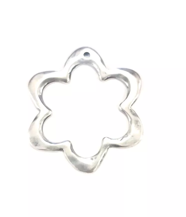 Pendant grande fleur évidée