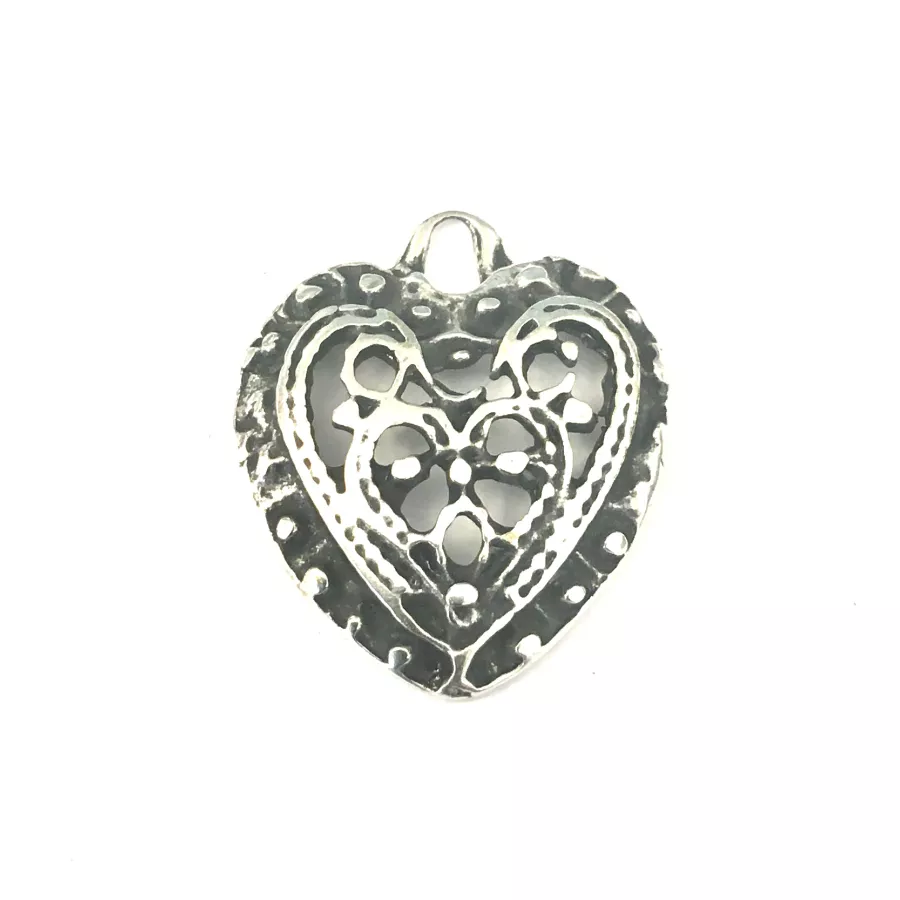 Pendant cœur travaillé  25.5 x 21.5 mm