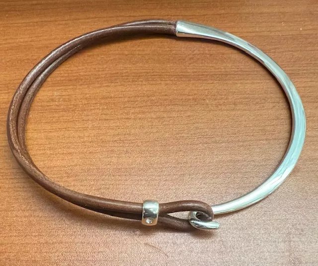 COLLIER DEMI JONC & SON PASSANT AVEC STRASS